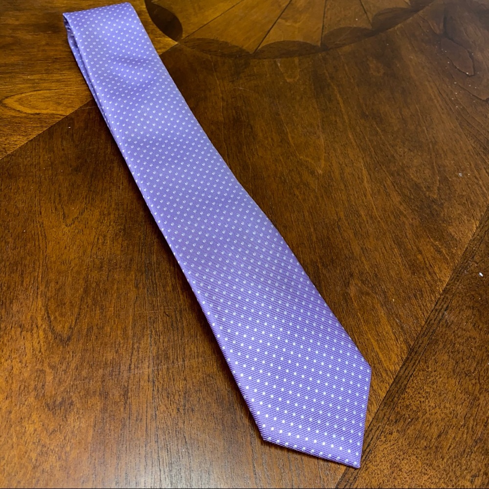 NWOT men’s lavender tie with polka dots